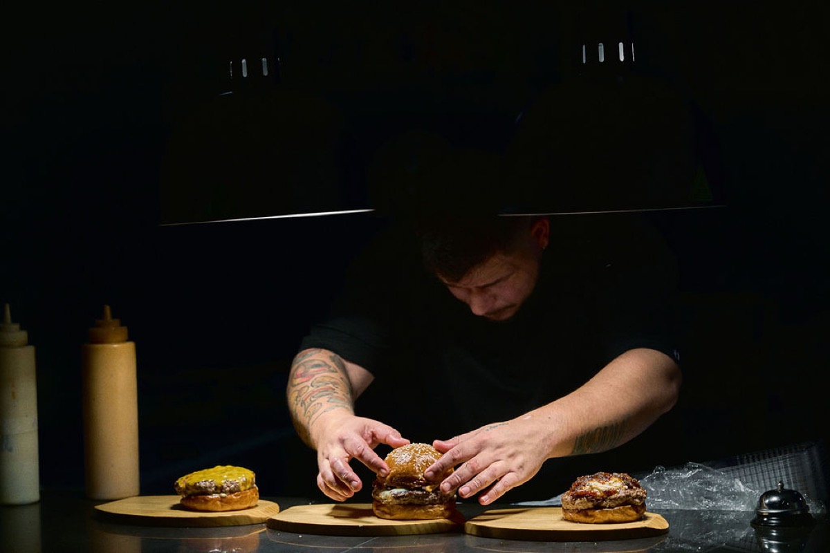 Valerio Burger Club — Restaurante · Chef-propietario